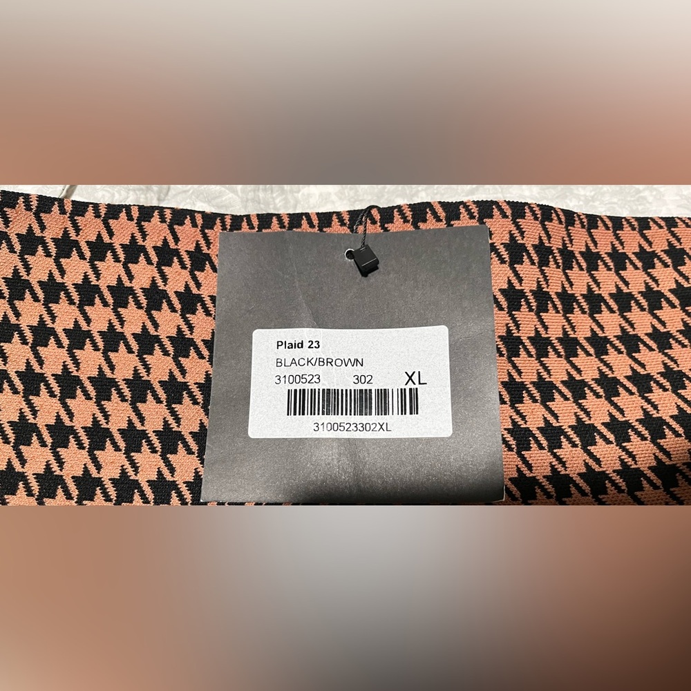 Elegant Pleated Houndstooth 23” Midi Skirt - Black and Brown - Picture 3 of 9